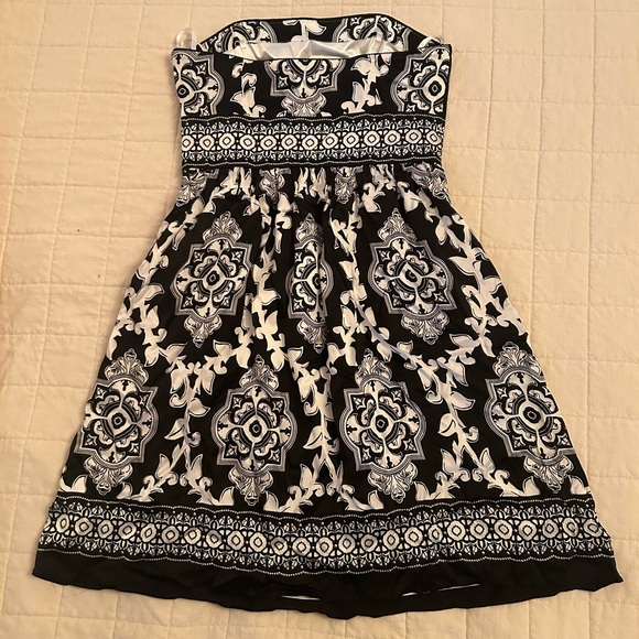 White House Black Market Strapless Dress Size 6 - Picture 2 of 5